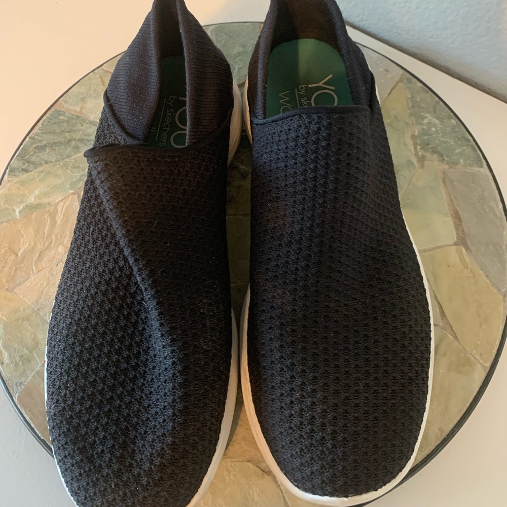 Used womens Skechers